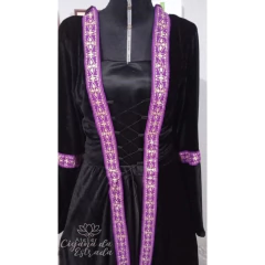 Vestido Rosa Caveira Em Crepe Com Capa de Veludo en internet