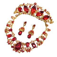 Conjunto Rainha Tiara na internet