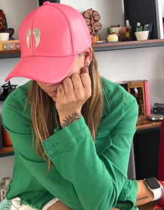 Gorra rosa engomada