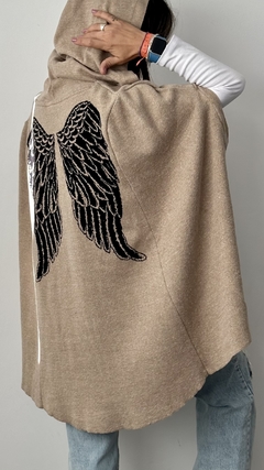 Capa Gotica Beige - comprar online