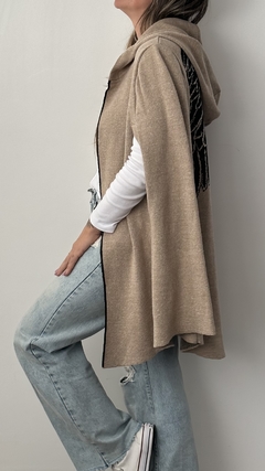 Imagen de Capa Gotica Beige