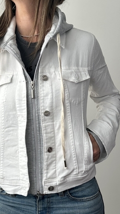 Campera Cielo Gunda Blanca y Gris - tienda online
