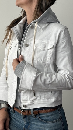 Imagen de Campera Cielo Gunda Blanca y Gris