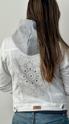 Campera Cielo Gunda Blanca y Gris - SALDO