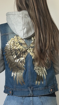Campera Manga Buzo Clarita Alas Doradas en internet