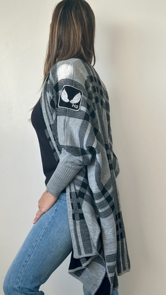 Saco Poncho Gris en internet