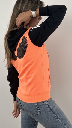 Cangurito Combinado Naranja Fluo y Negro en internet