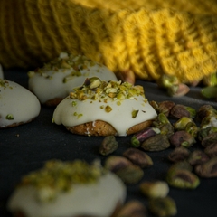 Cookies de Chocolate Blanco con Pistachos - Keto - Naturalmente Alma