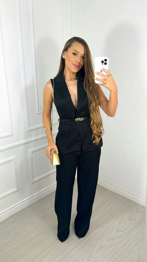 Conjunto Giulia Preto - Colete e Calça Pantalona Com Cinto - comprar online