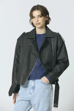 CAMPERA MORA (INEDITA) en internet