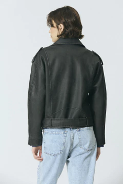 CAMPERA MORA (INEDITA) - tienda online