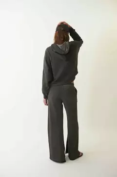 JOGGER ANGRA (GARZA LOBOS) en internet