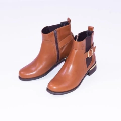 bota de couro cano baixo feminina