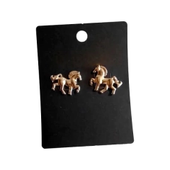 Brinco cavalo trote folheado a ouro