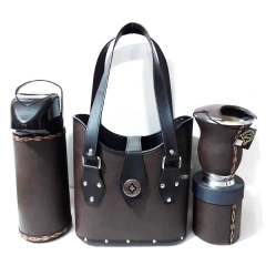 Kit Chimarrão com Bolsa, Térmica, Cuia, Porta Erva e Protetor de Erva Couro Sintético 1Litro-Chimarrão para Divas - Casa do Gaúcho