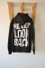 Buzo Never Look Back en internet