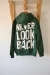Buzo Never Look Back - comprar online