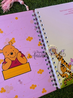 Caderno Pooh Favo de Mel - Papelaria Ananda - Papelaria Ananda