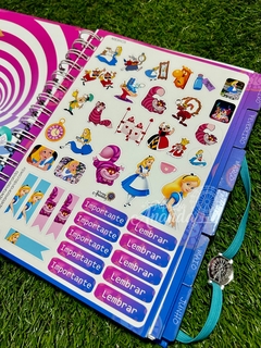 Agenda 2025 Alice no País das Maravilhas - Papelaria Ananda na internet