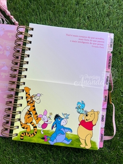 Agenda 2025 Pooh COLEÇÃO NOSTALGIA - Papelaria Ananda - loja online
