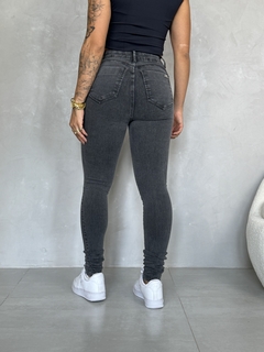 Calça Jeans Skinny Tokio Estonada - Melanina Moda Feminina