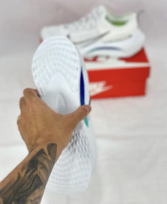 NK ZOOM BRANCO AZUL na internet