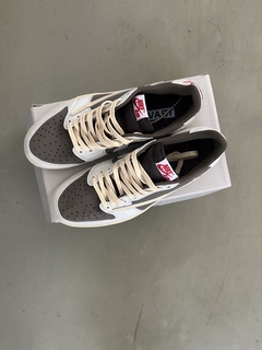 JORDAN TRAVIS SCOTT REVERSE MOCHA - 011 CAMISETAS