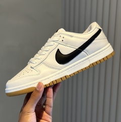 DUNK LOW BRANCO PRETO