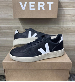 CASUAL V-10 PRETO