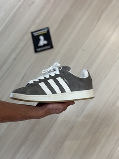 CAMPUS OOS SHOES CINZA - 011 CAMISETAS