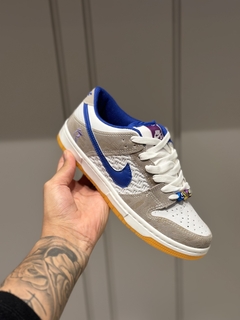 DUNK LOW SB RAYSSA na internet