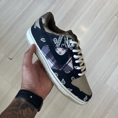 DUNK TRAVIS SCOTT