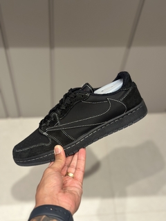 JORDAN LOW TRAVIS SCOTT BLACK - 011 CAMISETAS