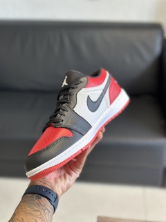 JORDAN LOW PRETO VERMELHO na internet