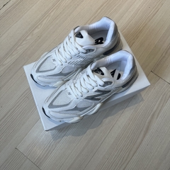 NB 9060 BRANCO UNISSEX - 011 CAMISETAS