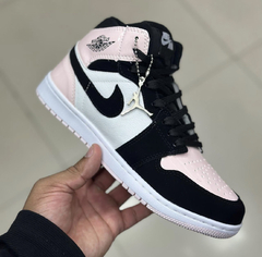 AIR JORDAN 1 MID ROSA na internet