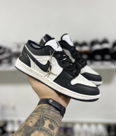 AIR JORDAN LOW PRETO