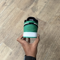 AIR JORDAN 1 LOW GREEN - 011 CAMISETAS