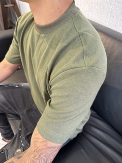 CAMISETA VERDE MILITAR LISA na internet