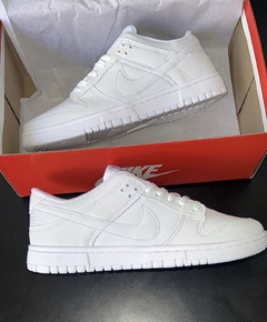 DUNK LOW WHITE - comprar online