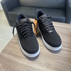 AIR FORCE 1 BLACK CAMURÇA na internet