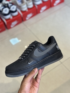 AIR FORCE 1 PRETO CINZA na internet