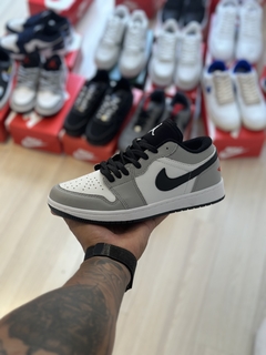 AIR JORDAN 1 LOW CINZA na internet
