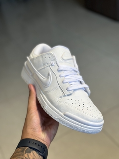 DUNK LOW TWIST BRANCO - 011 CAMISETAS