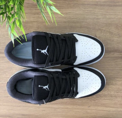 AIR JORDAN 1 LOW PRETO na internet