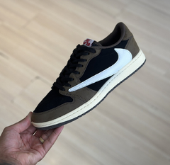 JORDAN LOW TRAVIS SCOTT - 011 CAMISETAS