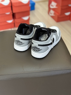 Imagem do AIR JORDAN 1 LOW CINZA