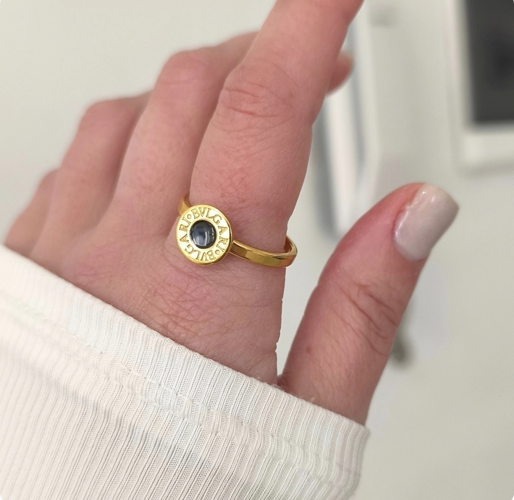 Anillo Bvlgari/Piedra onix/Gold