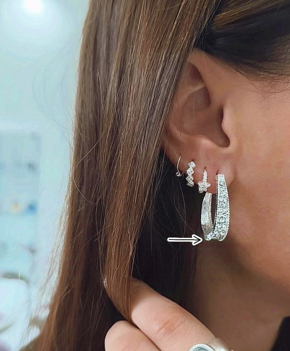 Argollas Ovaladas Strass/ Acero Blanco/Traba Mariposa thumbnail 3