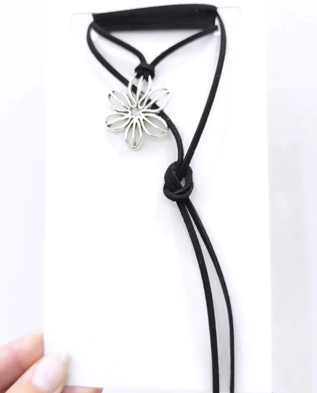 Chokers tendencia flor calada/Black/Gamuza regulable